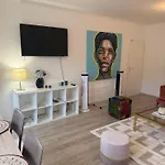 Beautiful 2-Bed Apartment near Palexpo, UN Agencies&Diplomatic Missions